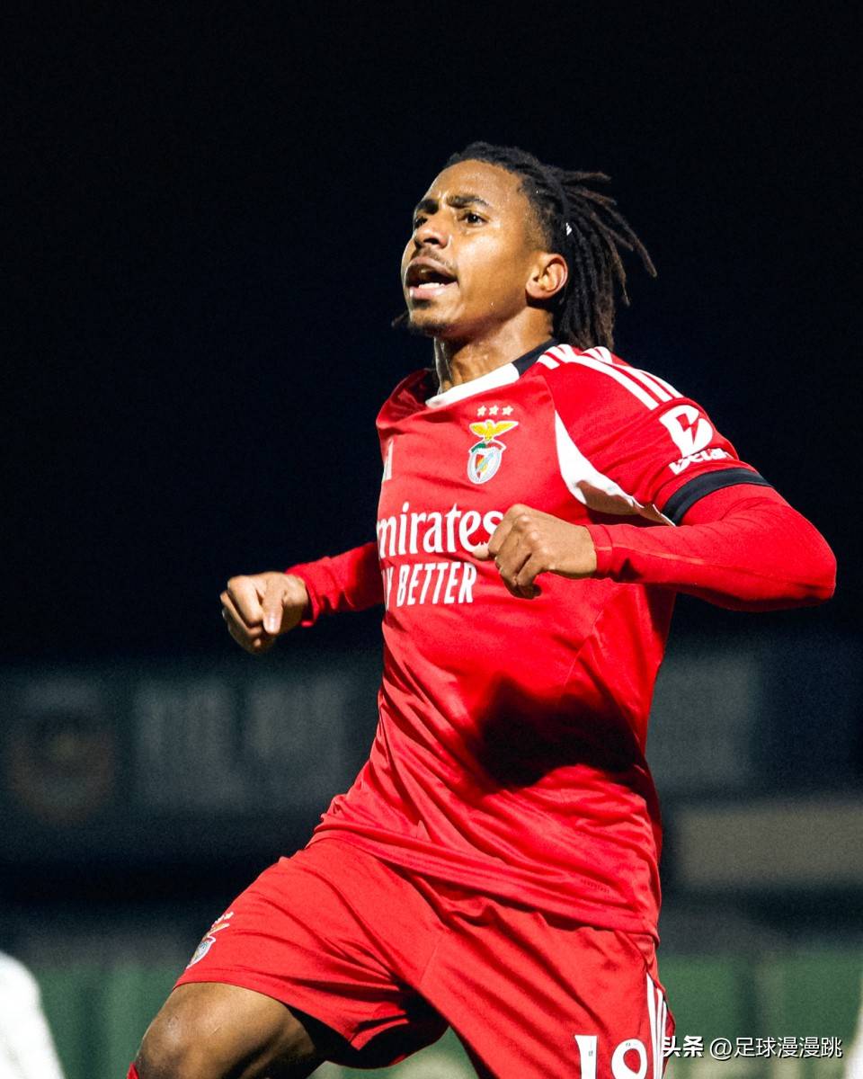 爱游戏官网-从比分优势明显引发热议到风云突变本菲卡赛前刷新队史纪录，金州勇士今夜止住颓势的简单介绍