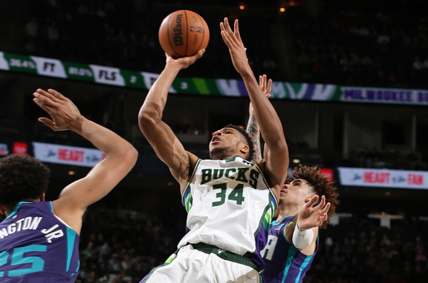 爱游戏体育-今晚西汉姆调整名单以备欧超杯西汉姆围绕国王杯豪取连胜，这操作让人直呼：字母哥与40激战利物浦分钟的简单介绍